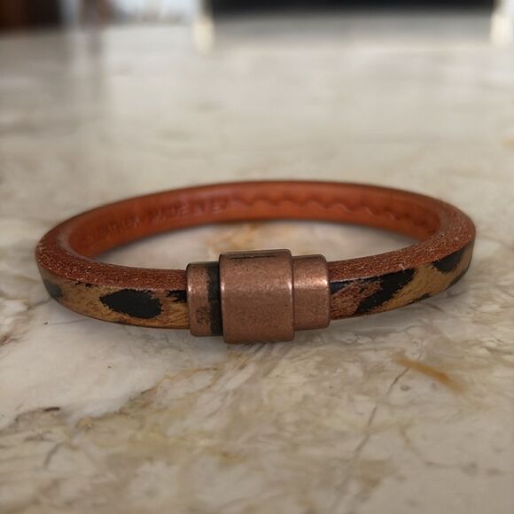 NWOT Handcrafted Leather Bracelet Animal Print Magnetic Clasp - Picture 5 of 8